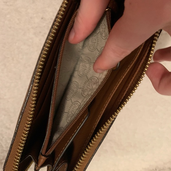 Adorable wallet (: - Picture 3 of 5